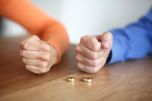 Cái kết nào cho những cặp đôi có khủng hoảng tiền hôn nhân?